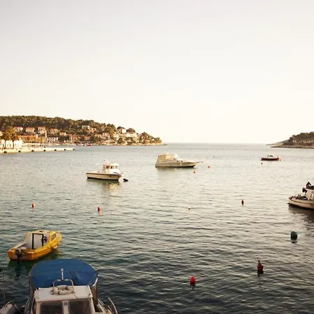 Гостьовий будинок Hvar Riva 2 Хвар