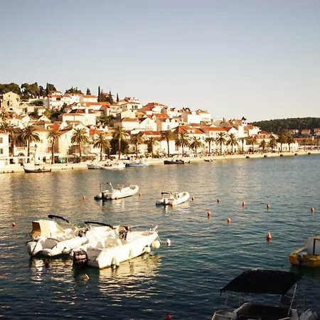 Hvar Riva 2 Гостьовий будинок Хвар